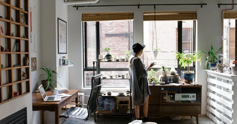 Quel est le meilleur éclairage pour un bureau ? La lumière qui suit la journée